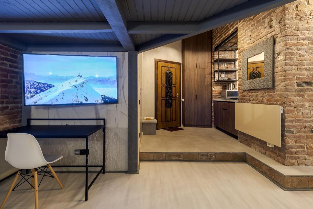 לבוב Lesi Apartment With Terrace מראה חיצוני תמונה